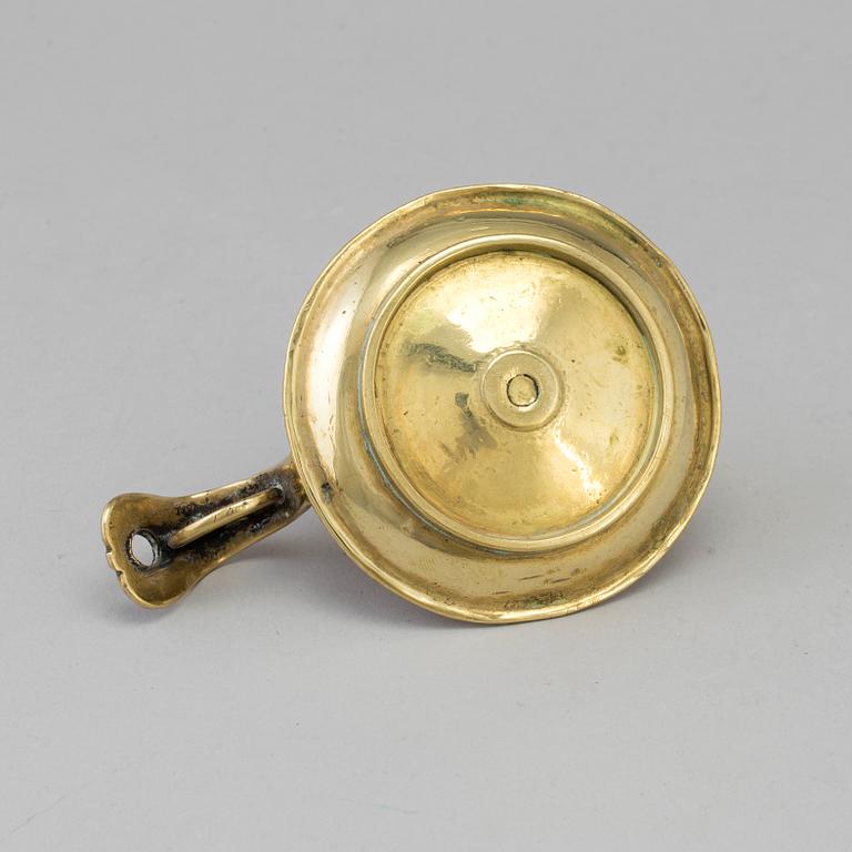 AN 18TH CENTURY BRONZE NIGHT LIGHT.