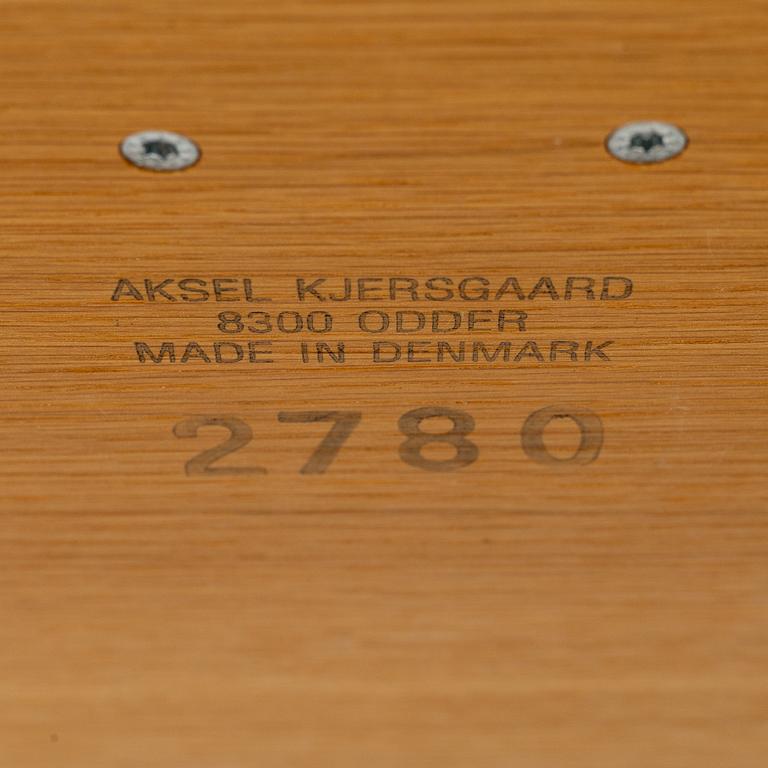 Nissen & Gehl, vitrinskåp, "AK 2780-2782", Naver Collection.