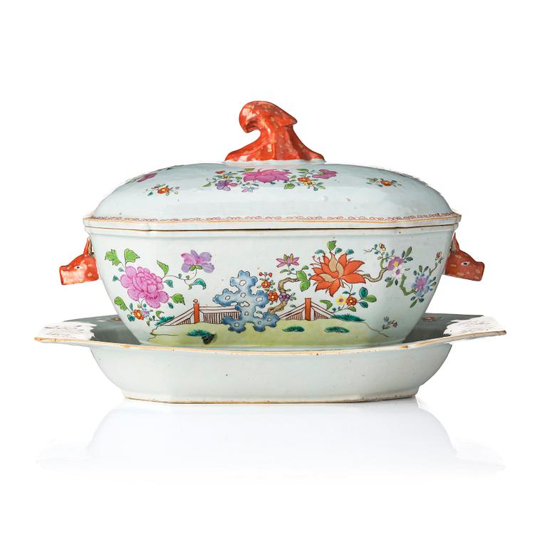 A famille rose tureen with cover, Qing dynasty, Qianlong (1736-95).