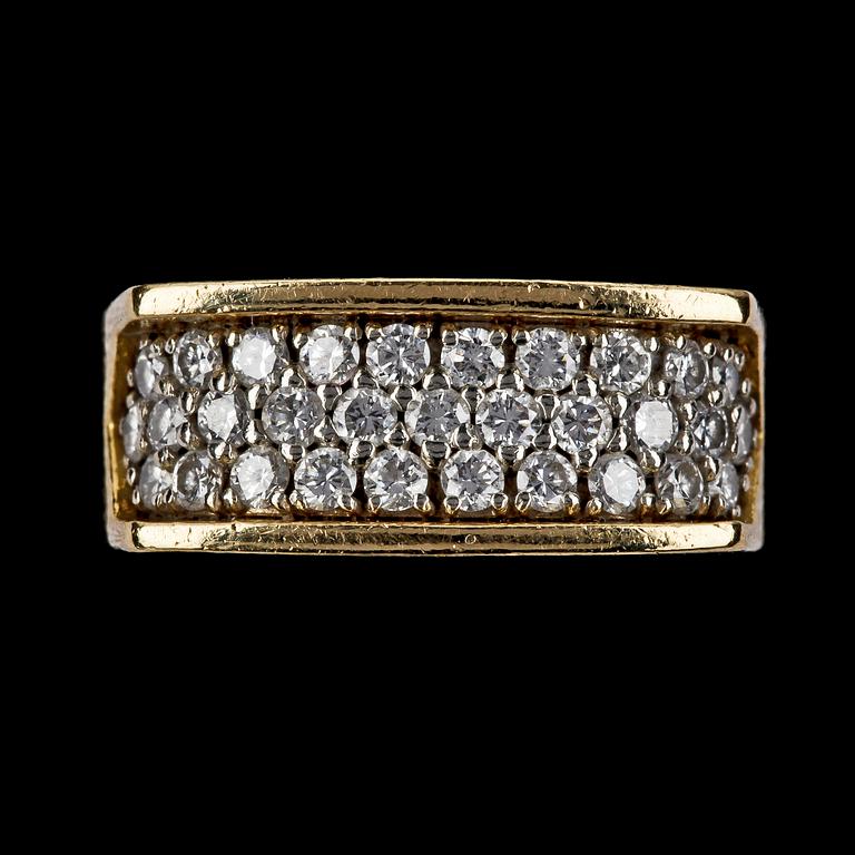 RING, 31 briljantslipade diamanter, tot. ca 1.25 ct.