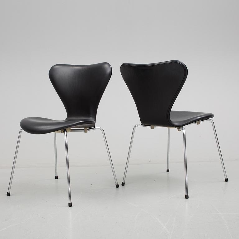 STOLAR, 6 stycken, "Sjuan", Arne Jacobsen, Fritz Hansen, 1900-talets sista kvartal. Modellen formgiven 1955.