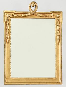 SPEGLAR, ett par, gustaviansk stil, omkr sekelskiftet 1900.