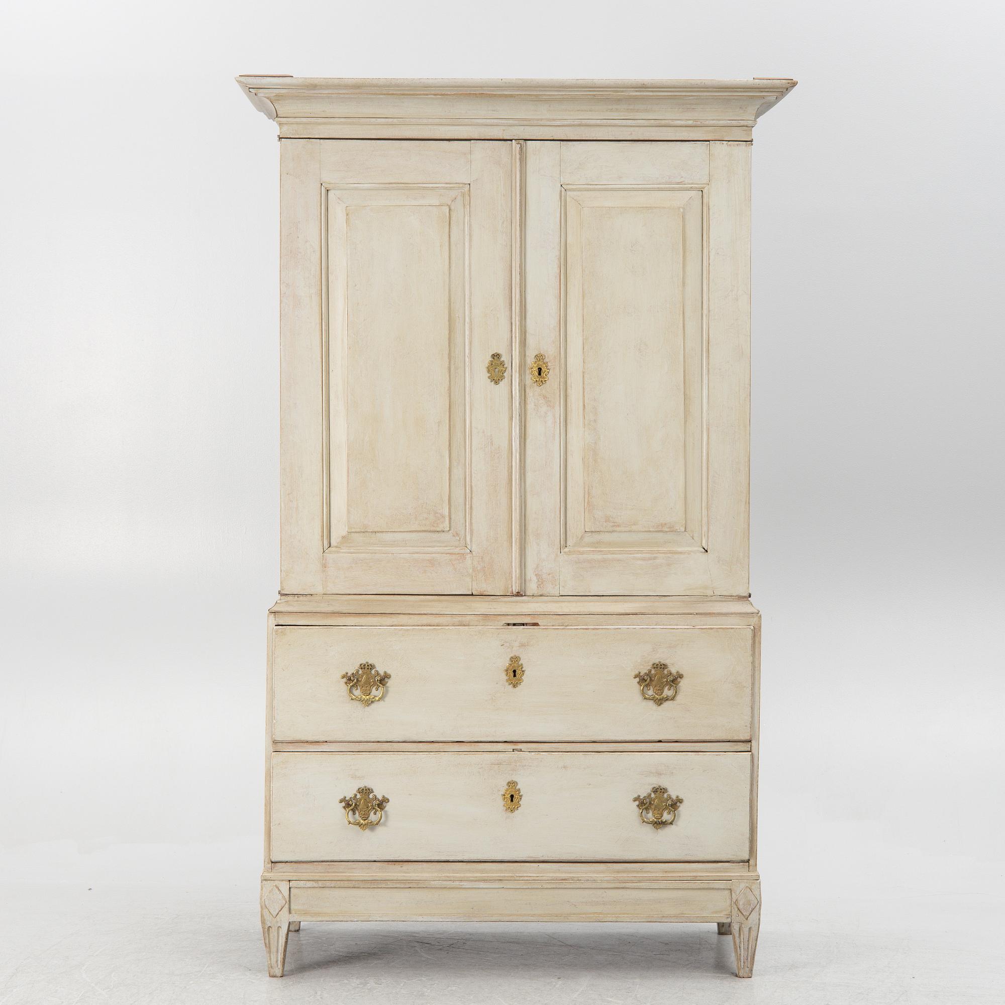 Skåp, omkring år 1800. Gustavianskt.