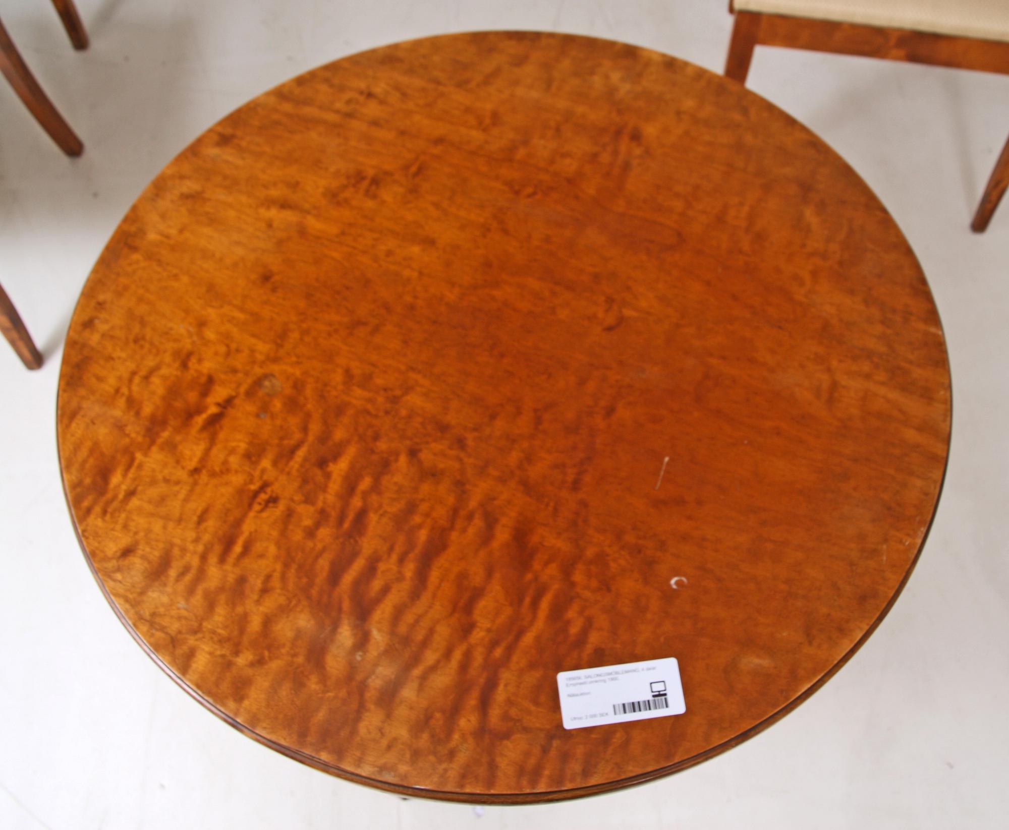 SALONGSMÖBLEMANG, 4 delar. Empirestil omkring 1900.