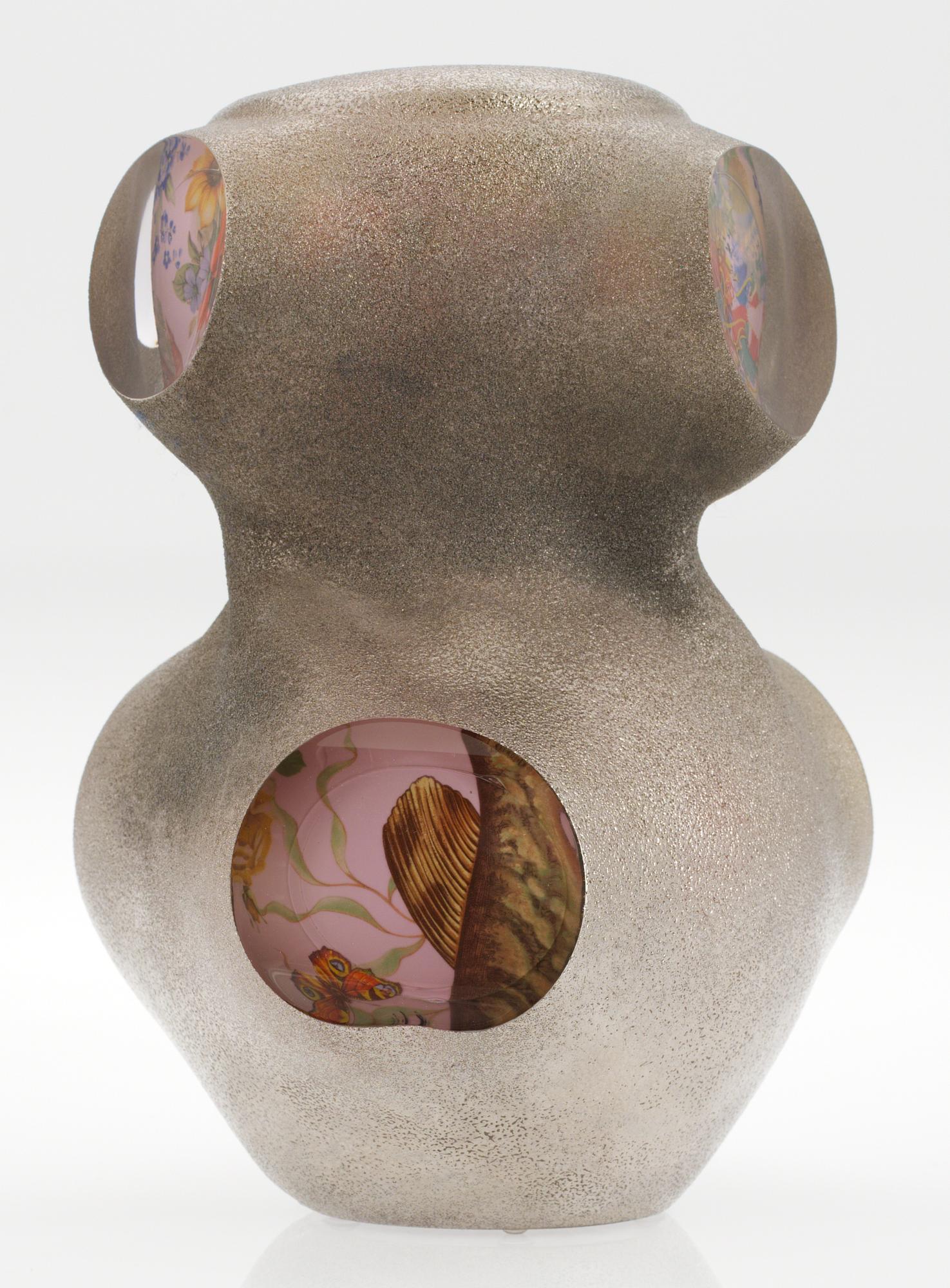 PER B SUNDBERG
Vas, "Fabula", Orrefors Limited Gallery 2004.