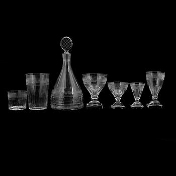 GLASSERVIS, 68 delar, "Säby", design Gerda Strömberg, Strömbergshyttan.