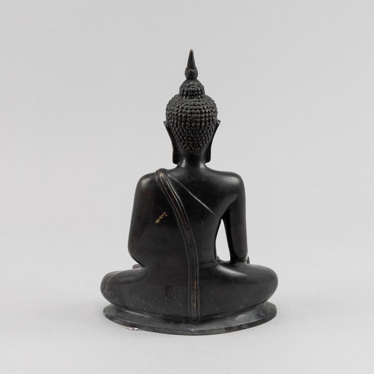 A Thai bronze buddha, 20th Century.