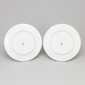 A PAIR OF FRENCH PORCELAIN PLATES, late 19th century.