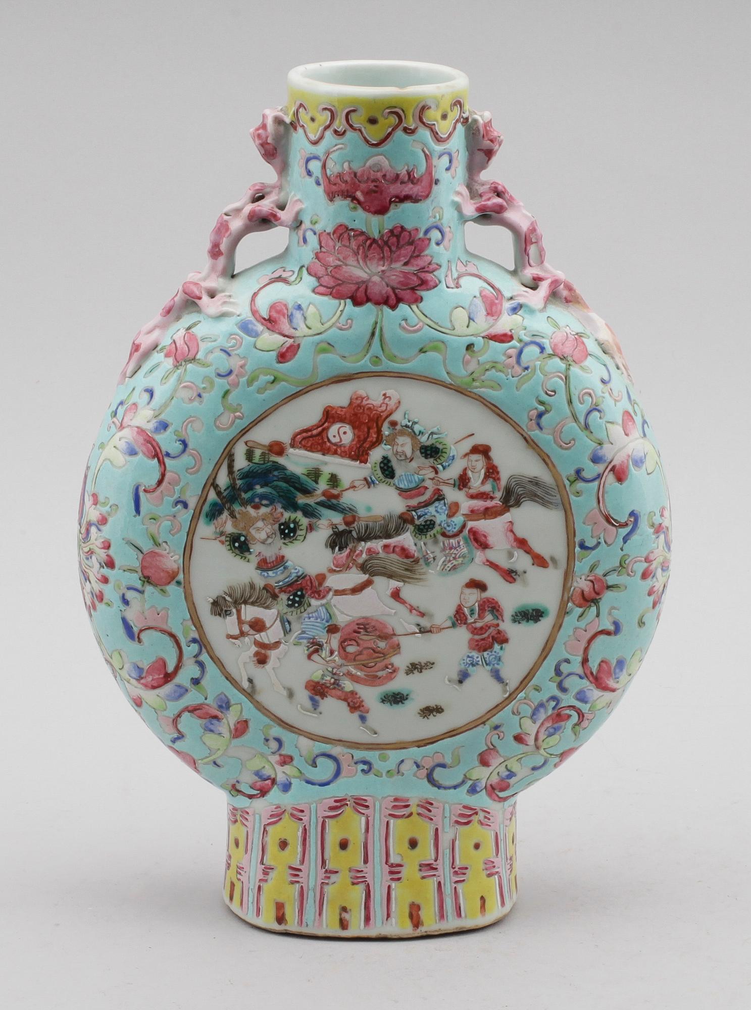 PILGRIMSFLASKA, porslin, Kina, 1800-/1900-tal.