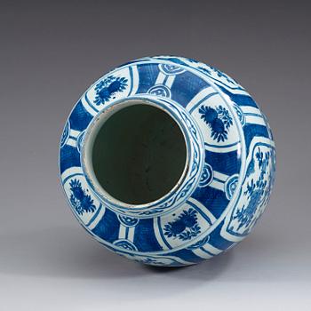 A large blue and white jar, Ming dynasty, 17th Century.