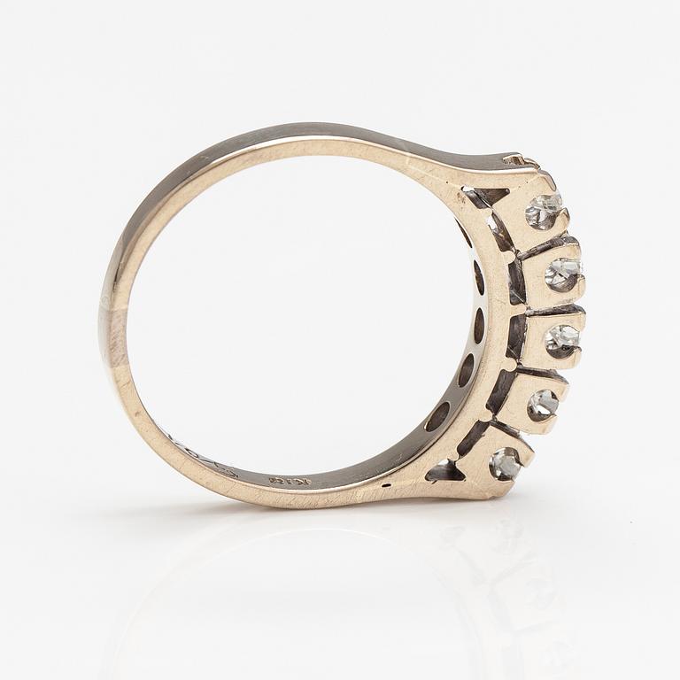 Ring, 18K guld, diamanter 0.34 ct tot enligt gravyr.