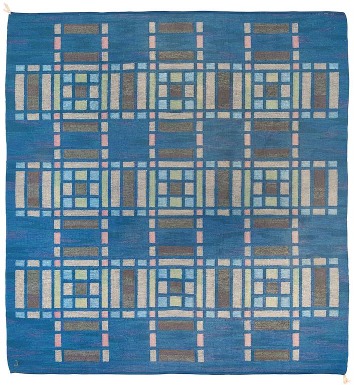 CARPET. "Kärrmark". Flat weave (rölakan). 260,5 x 248  cm. Signed J.