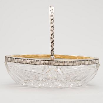 KAVIAR SKÅL, silver och slipat glas, Ryssland, Moskva 15 artellen, daterad 1914.