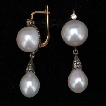 ÖRHÄNGEN, guld 14K / 56, diamanter tot. ca 0,38 ct, pärlor. Ryssland 1899-08.