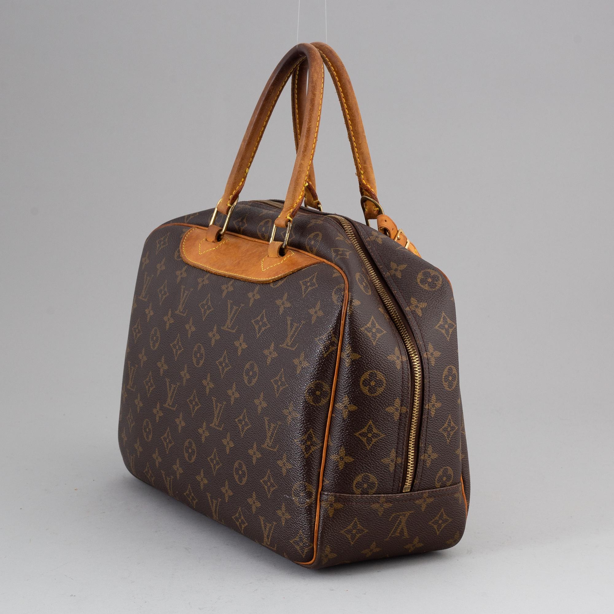 LOUIS VUITTON, a monogram canvas 'Deauville'.
