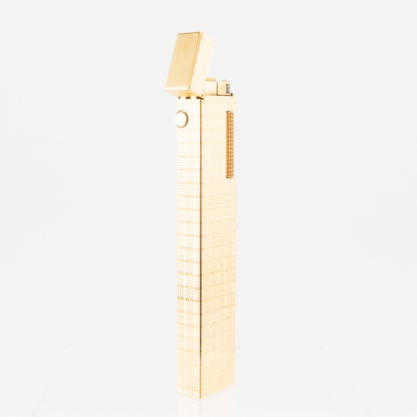 Dunhill lighter, late 20th century, England.