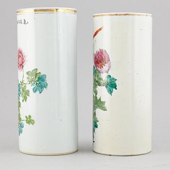 Two Chinese famille rose hat stands, 20th century.