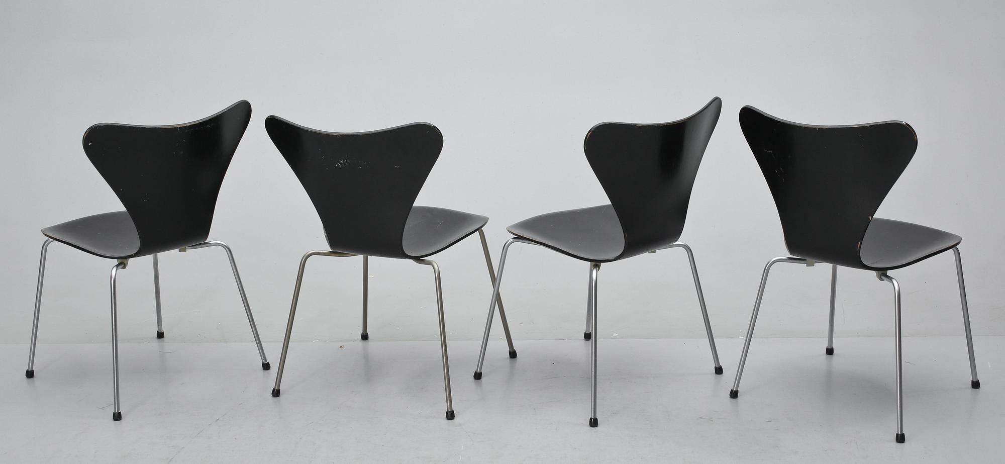 STOLAR, 3 + 1 st, "Sjuan", Arne Jacobsen, Fritz Hansen, Danmark, 1960-tal.