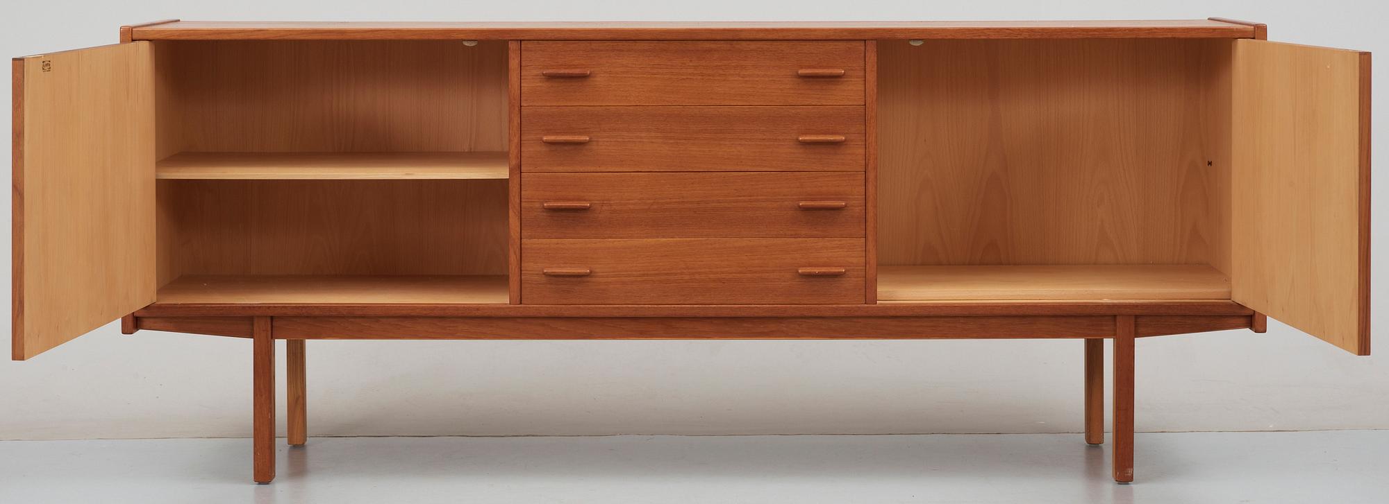 SIDEBOARD, Ulferts, Tibro, 1900-talets andra hälft.