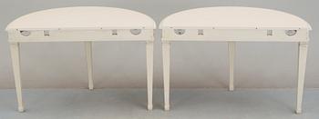 MATBORD/MÅNBORD, gustaviansk stil, 1900/2000-tal.