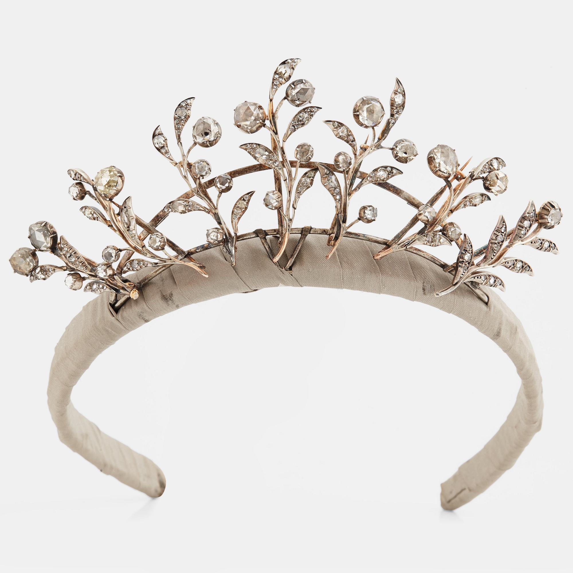 A rose cut diamond tiara/broches.
