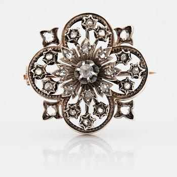 866. A BROOCH.