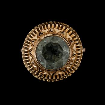 RING, 14k guld med grönsten. Vikt ca 9,2 gram.