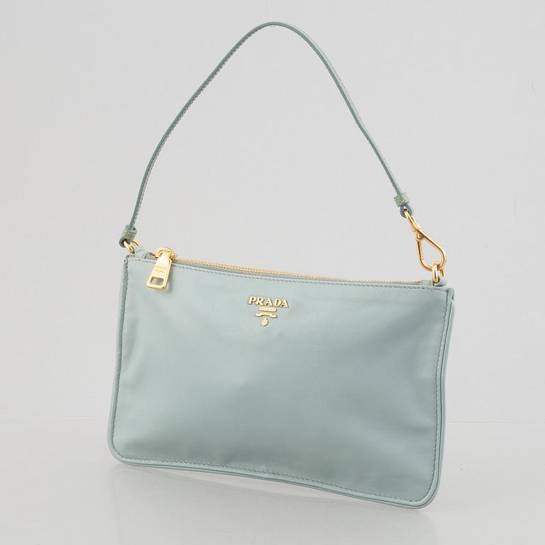 Prada, bag/clutch.