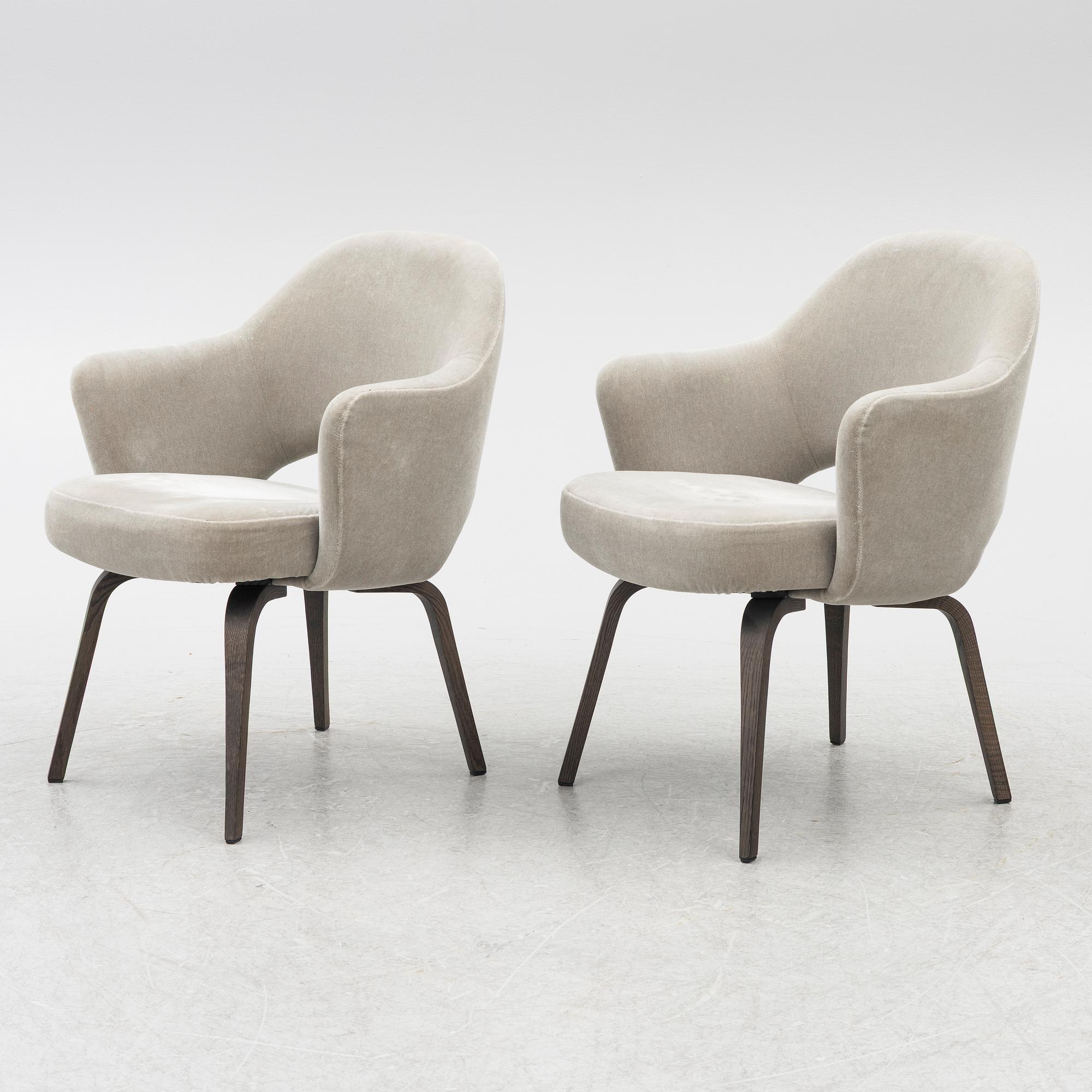Eero Saarinen, chairs, a pair, "Executive Side Chair", Knoll, 21st century.