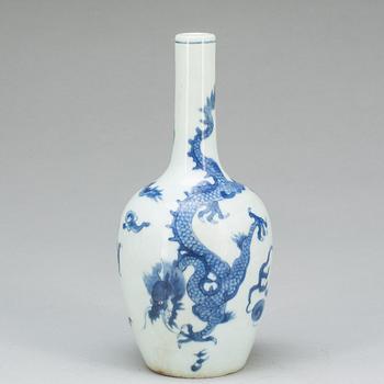 VAS, porslin. Kina. 1800/1900-tal.