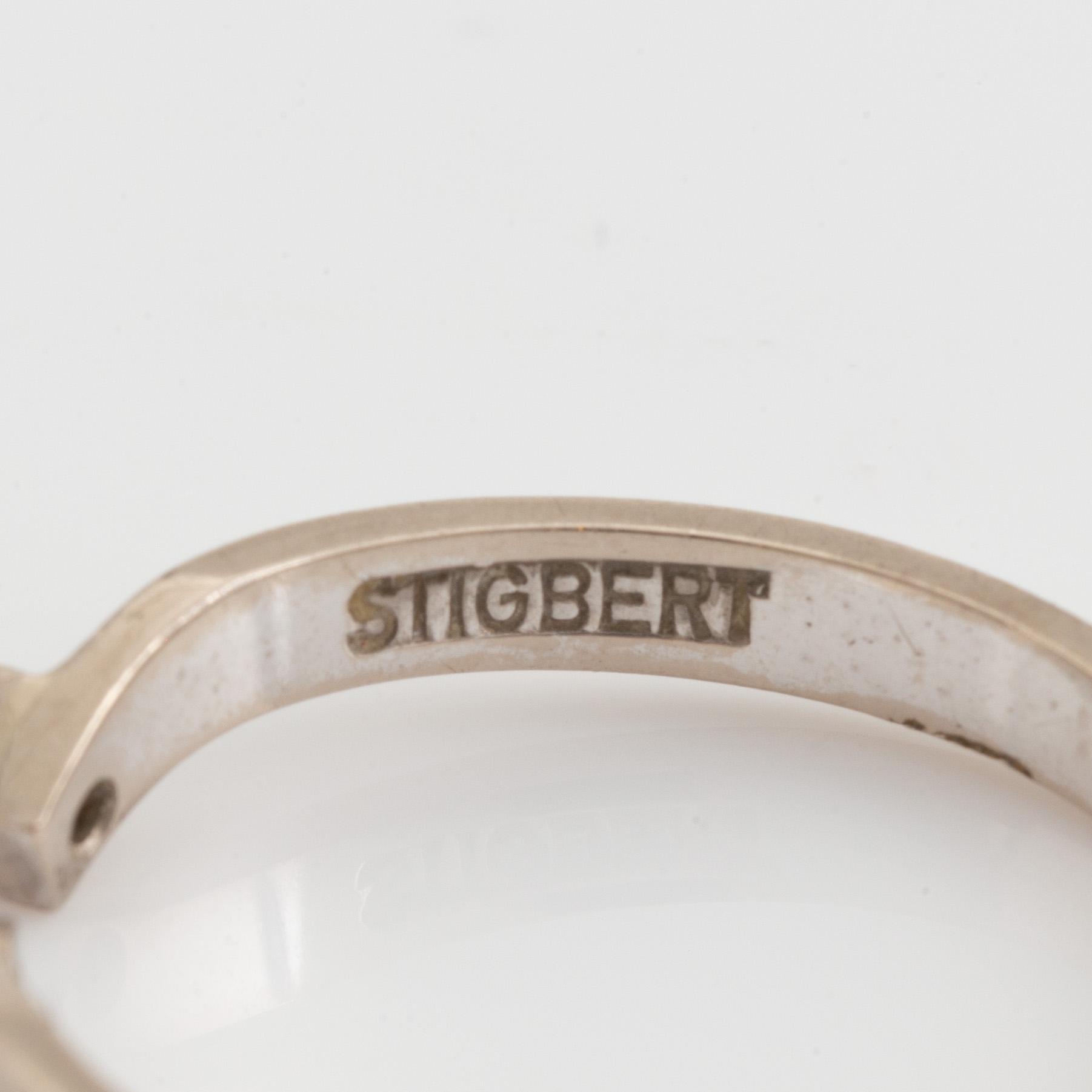Stigbert, ring, 18K vitguld med små briljantslipade diamanter.