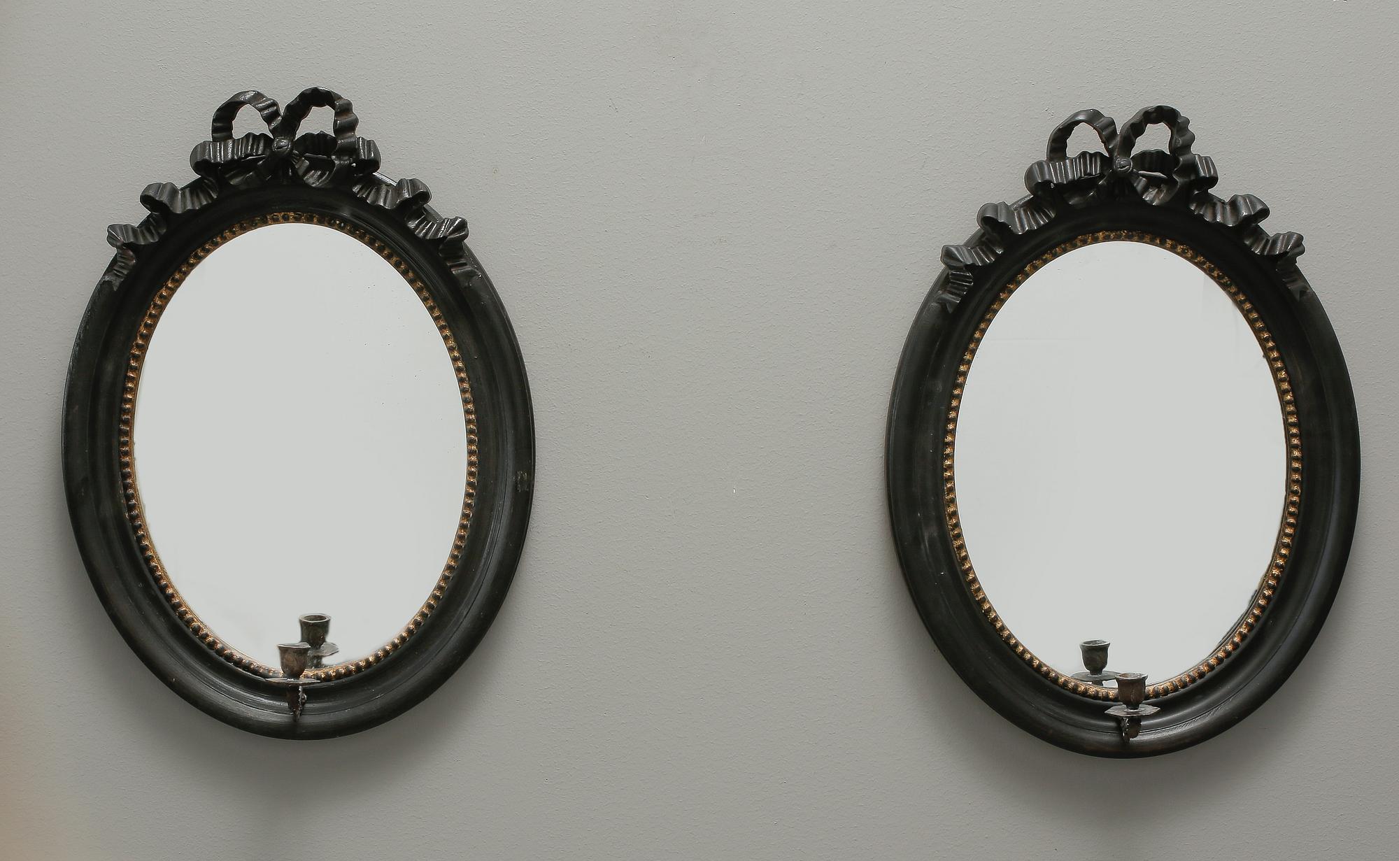 SPEGELLAMPETTER, ett par, gustaviansk stil, 1900-tal.