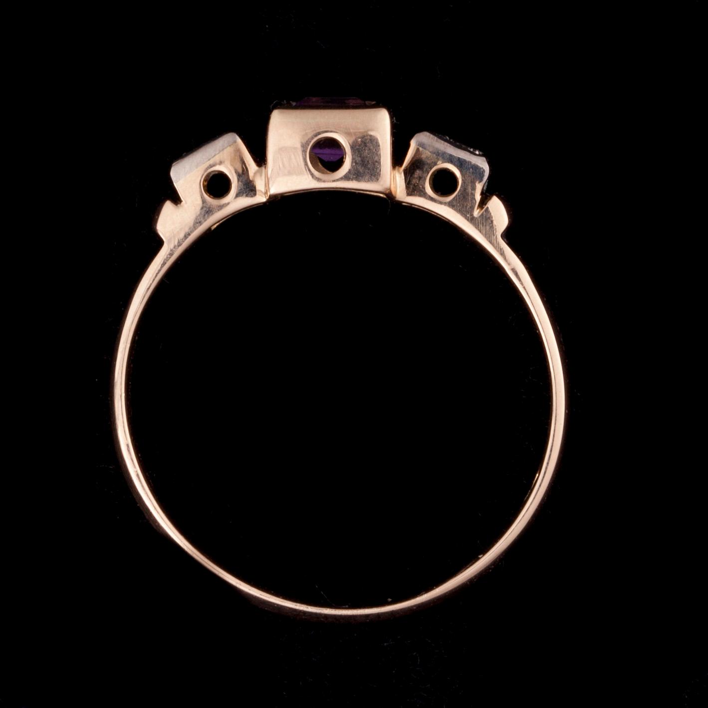RING, 14K guld, ametist, diamanter tot. ca 0,04 ct. N. Westerback Helsingfors 1962. Vikt 3,1 g.