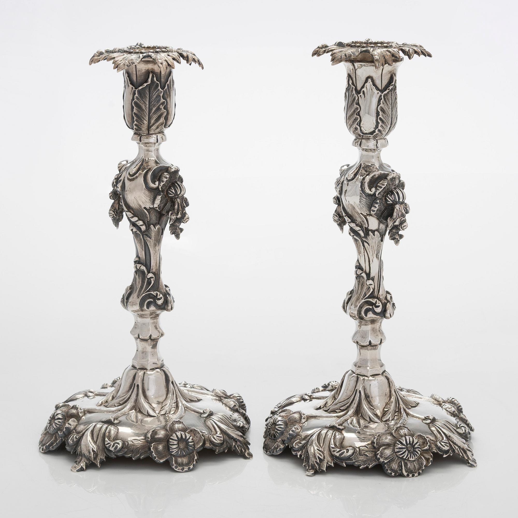 Gustaf Möllenborg, Ljusstakar, ett par, silver, Stockholm 1848. Nyrokoko.