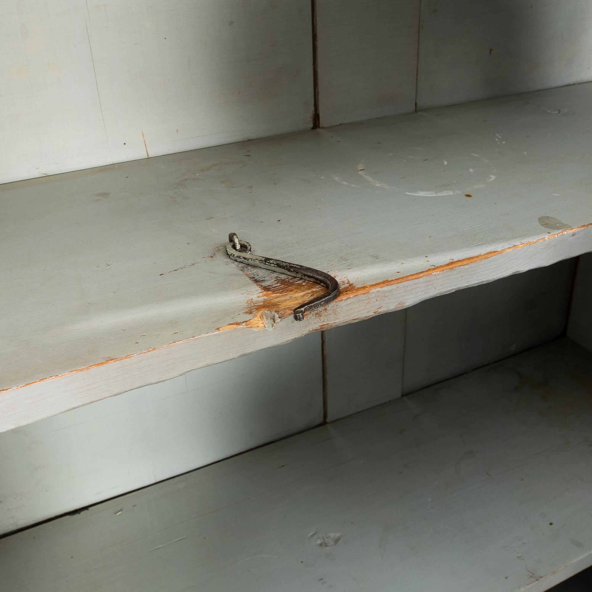 Skåp 1800-talets första hälft.