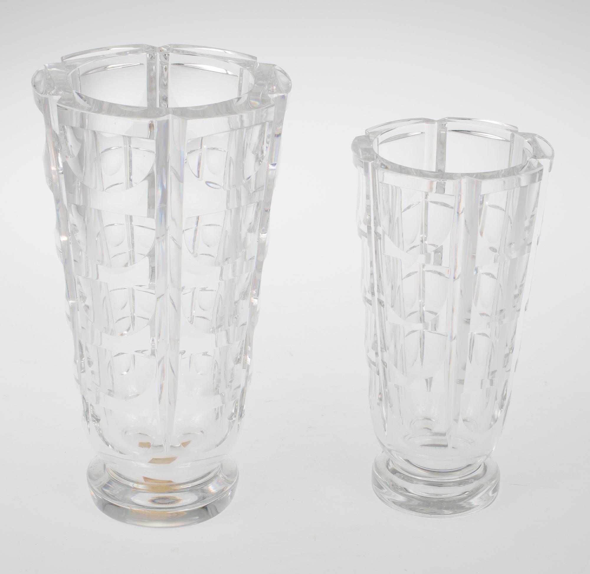 VASER, 2 st, glas, "Tusen Fönster", Simon Gate, Orrefors, modellen formgiven 1934.