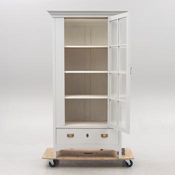 Display cabinet, first half of the 20th century.