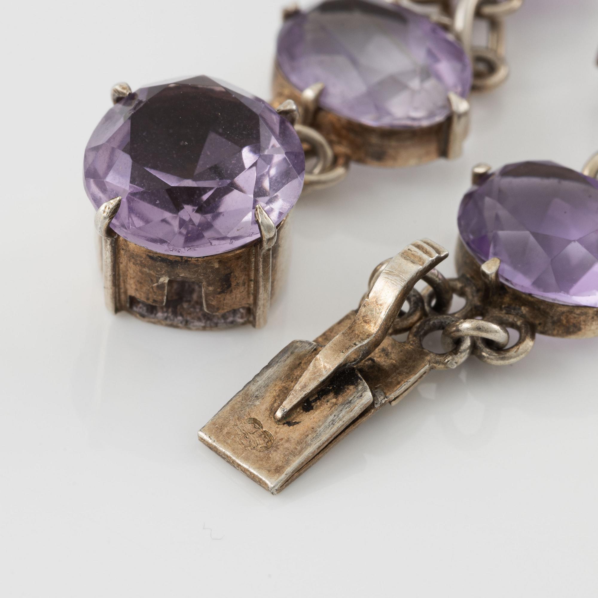 Bracelet, silver with amethysts.