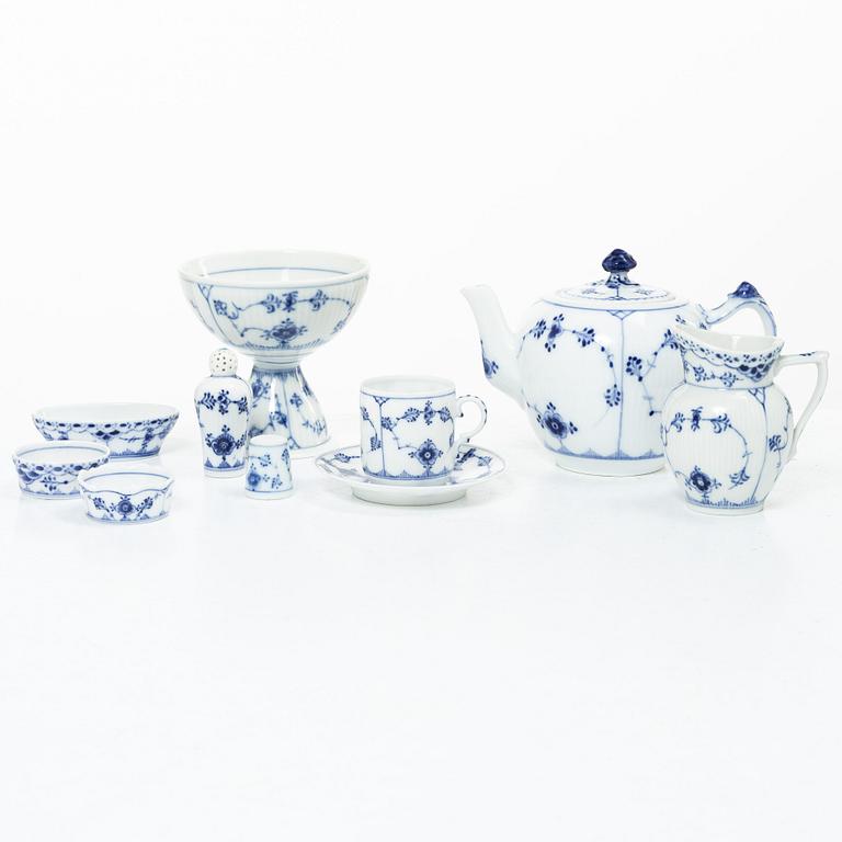 Royal Copenhagen, dock/miniatyrservis, 18 delar, bland annat 1894-1900.