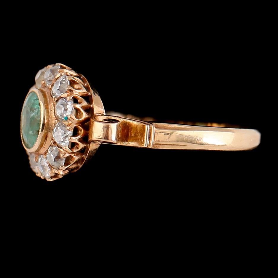 RING, 18K guld, CG Hallberg Stockholm, smaragd- och gammalslipade diamanter. Vikt ca 3 g.