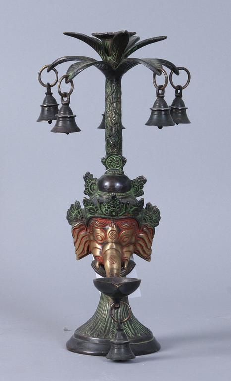 LJUSSTAKE, orientalisk, 1900-talets andra hälft.