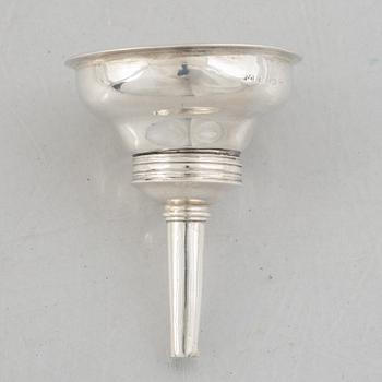 An Irish silver wine funnel, mark of William Bond, Dublin 1804.