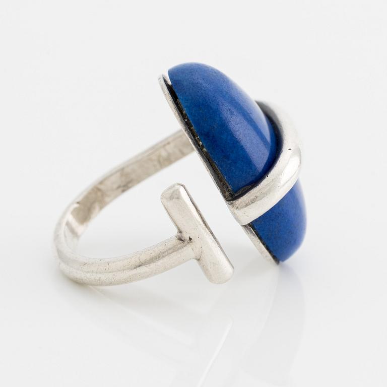 Ring, Brydolfs Carpentry, Ekerö, silver with lapis lazuli.