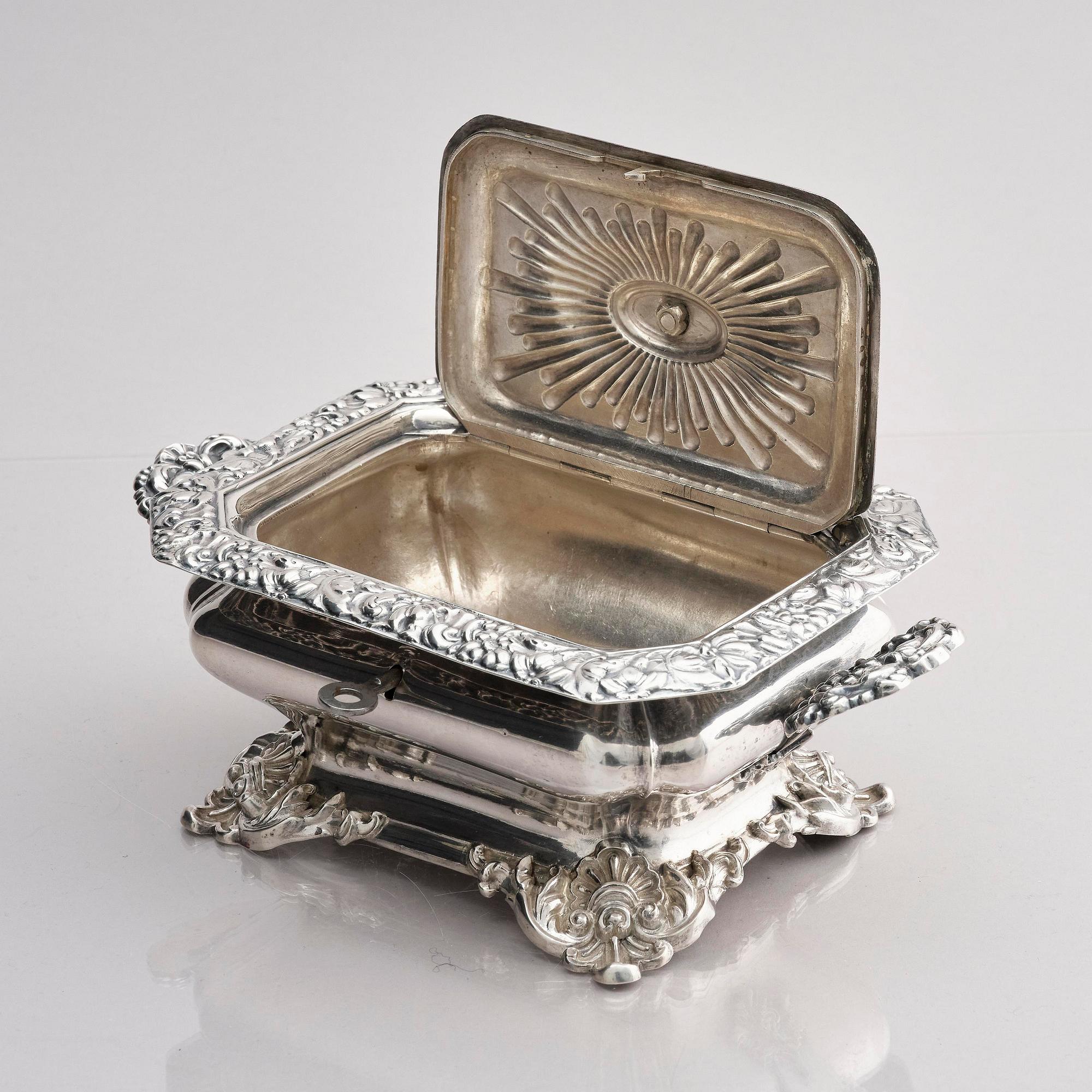 Gustaf Möllenborg, sockerskrin, silver, Stockholm 1840. Nyrokoko.