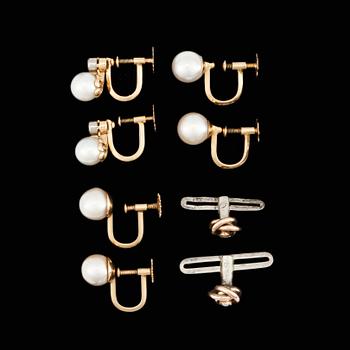 ÖRHÄNGEN, 3 par, 18k guld med pärlor och 2 briljantslipade diamanter tot ca0,14ct Totalvikt 8,2g