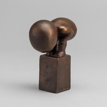 LISA LARSON, bronze, "Yran" No 890.