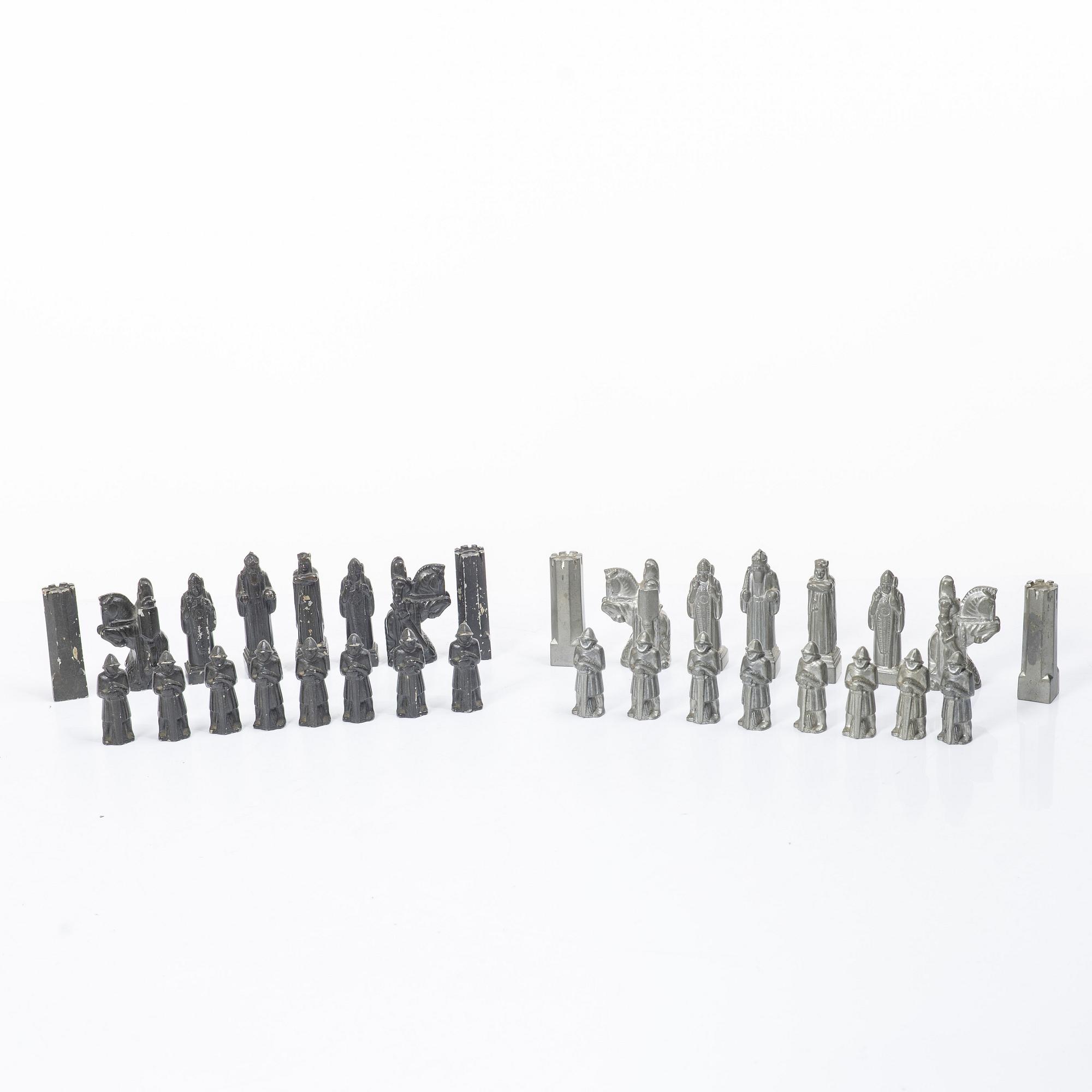 Tore Strindberg, Chess pieces, 32 pcs, Herman Bergmans Gjuteri, Stockholm.