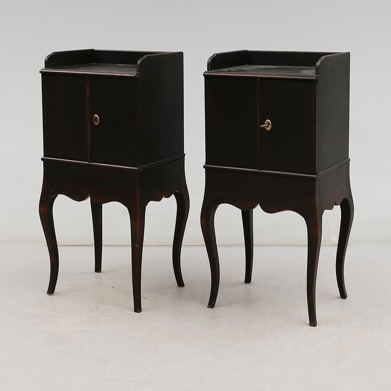 SÄNGBORD, 1 par, rokokostil, för Nationalmuseum, 1900-talets andra hälft.