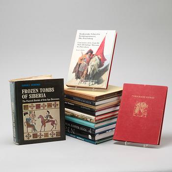 14 books from the 20th anf 21st century i a about Prrsian art.