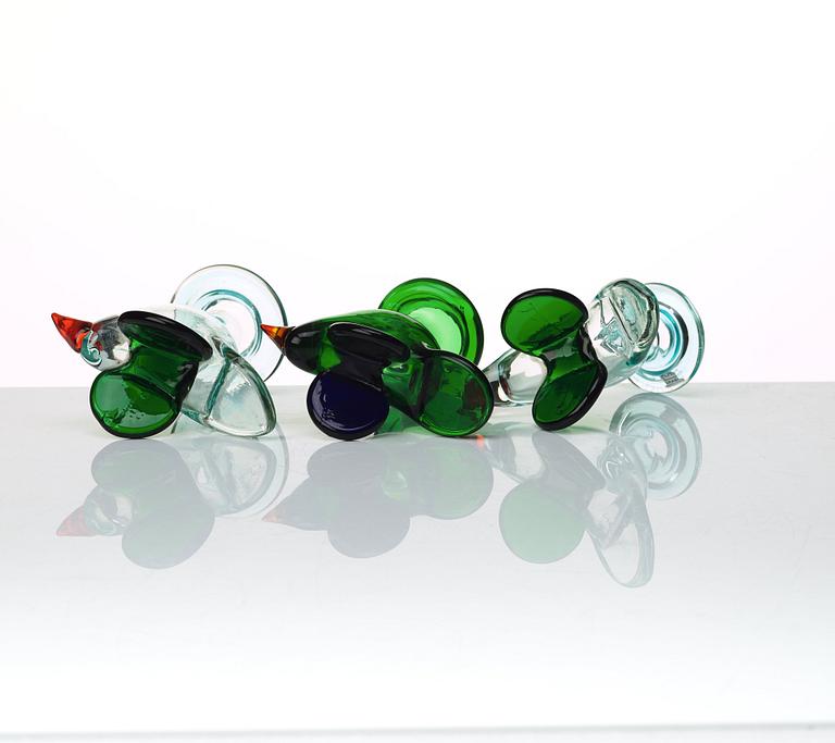 Oiva Toikka, a set of three free-blown glass sculptures "Sieppo / Flycatcher", Nuutajärvi Notsjö, Finland.